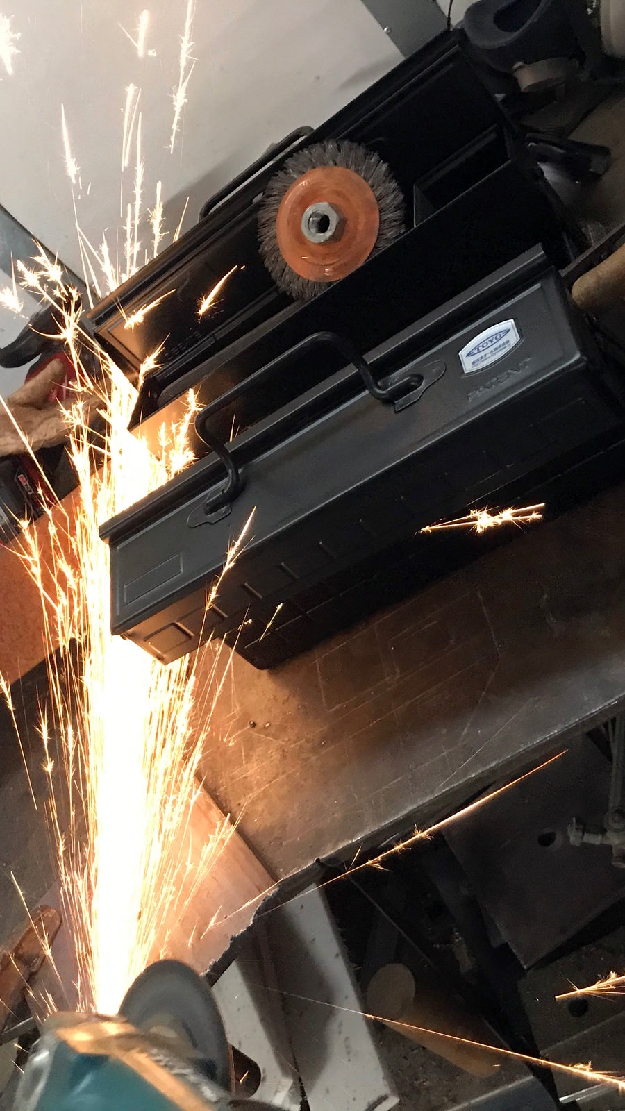 TOYO STEEL PORTABLE SHOP TOOLBOX - WHITE